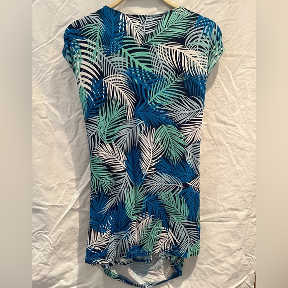 ONYX PRINT  Blue/Green Palm Leaves Sleeveless Crossover Rooshed Top Size M - Picture 2 of 5
